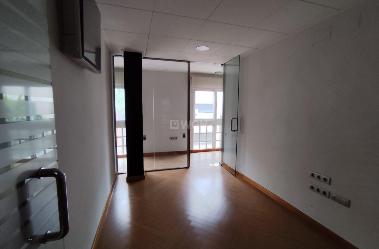 Resale - Apartment / flat - Torrevieja - Puerto