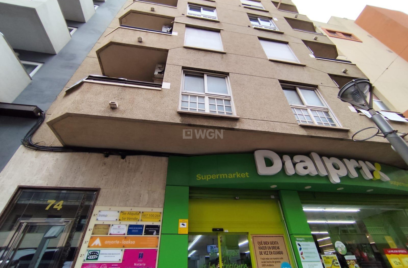 Resale - Apartment / flat - Torrevieja - Puerto