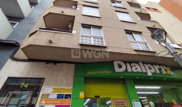 Resale - Apartment / flat - Torrevieja - Puerto