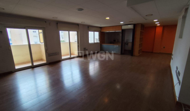 Resale - Apartment / flat - Torrevieja - Puerto