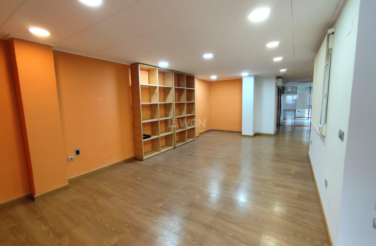 Resale - Apartment / flat - Torrevieja - Puerto