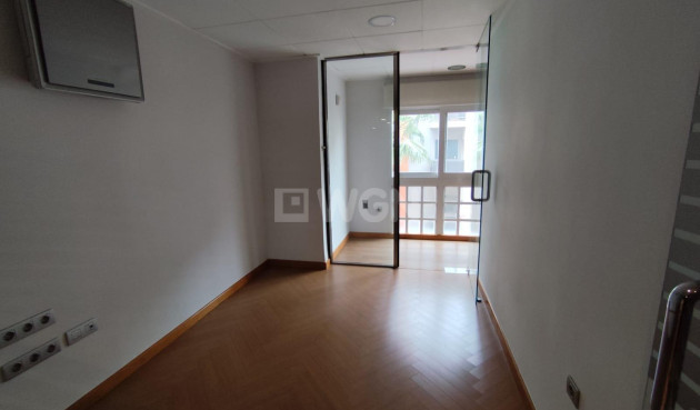 Resale - Apartment / flat - Torrevieja - Puerto