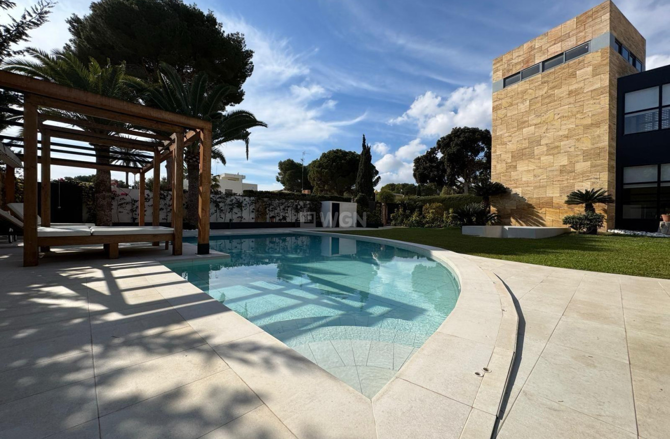 Odsprzedaż - Villa - Orihuela Costa - Altos De Campoamor