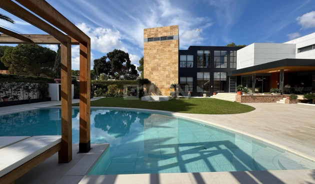 Odsprzedaż - Villa - Orihuela Costa - Altos De Campoamor