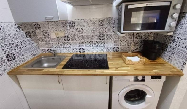 Resale - Apartment / flat - Torrevieja - Los Balcones