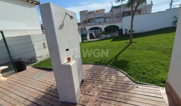 Resale - Apartment / flat - Torrevieja - Los Balcones