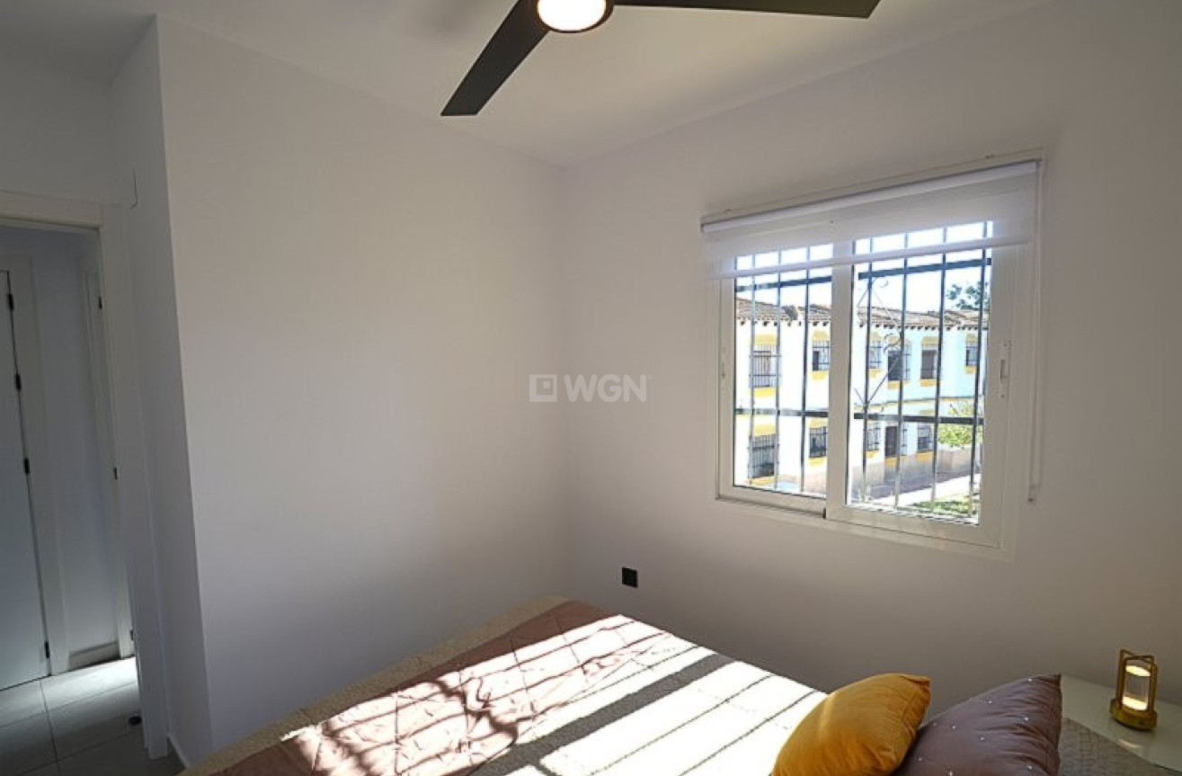 Resale - Apartment / flat - Blue Lagoon - Costa Blanca