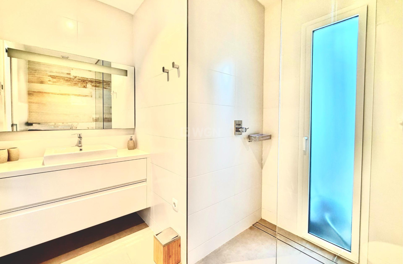 Odsprzedaż - Mieszkanie w bloku - Orihuela - Las Colinas Golf