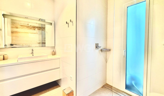 Odsprzedaż - Mieszkanie w bloku - Orihuela - Las Colinas Golf