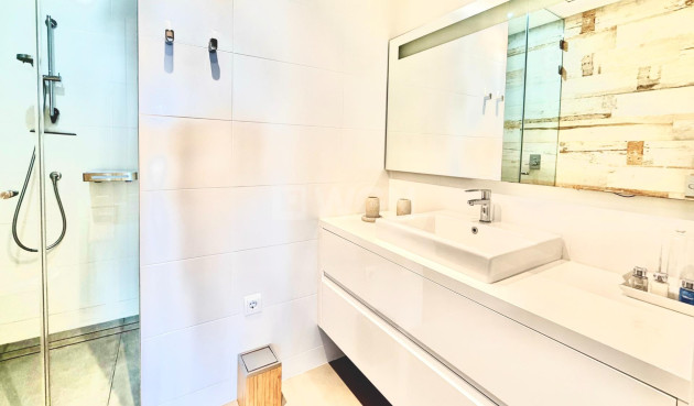 Odsprzedaż - Mieszkanie w bloku - Orihuela - Las Colinas Golf