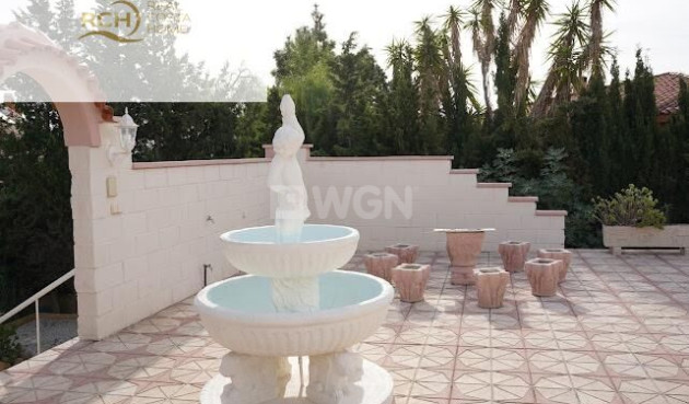 Odsprzedaż - Villa - La Nucía - Montebello - Nou Espai