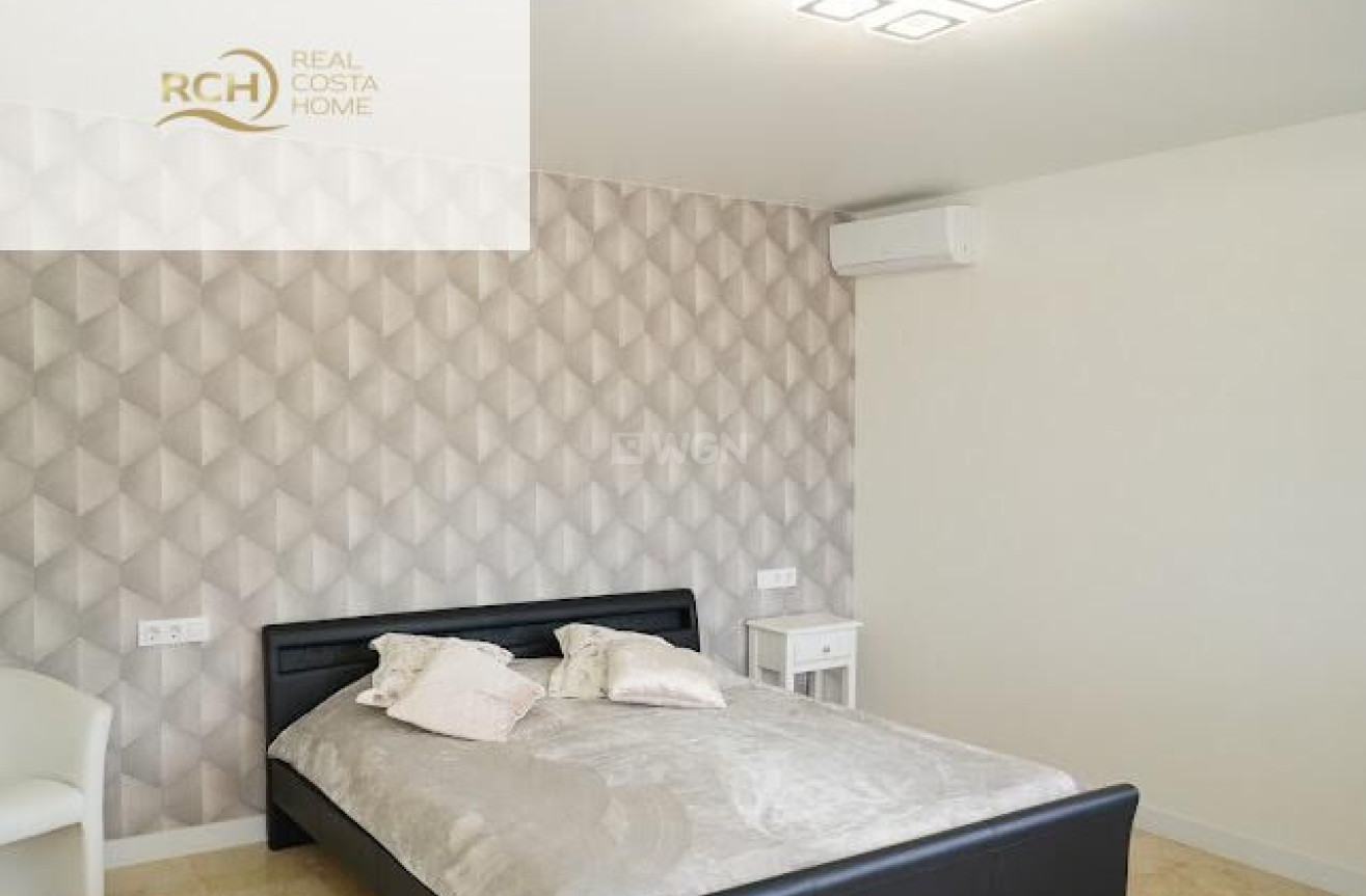 Odsprzedaż - Villa - La Nucía - Montebello - Nou Espai