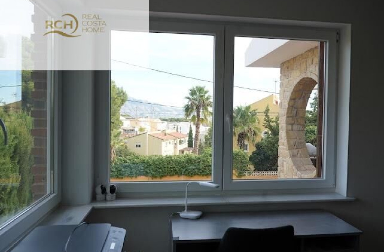 Odsprzedaż - Villa - La Nucía - Montebello - Nou Espai