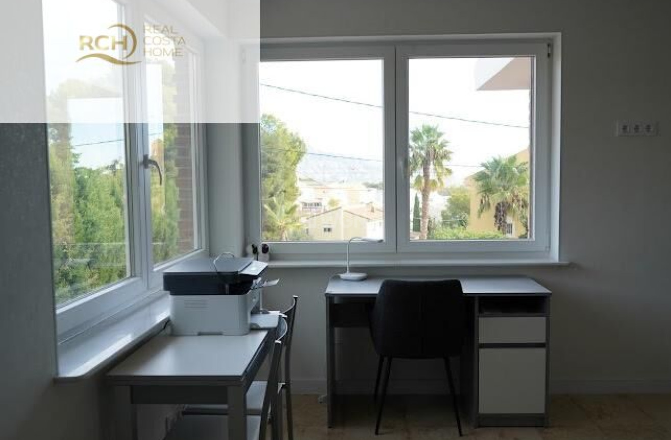 Odsprzedaż - Villa - La Nucía - Montebello - Nou Espai