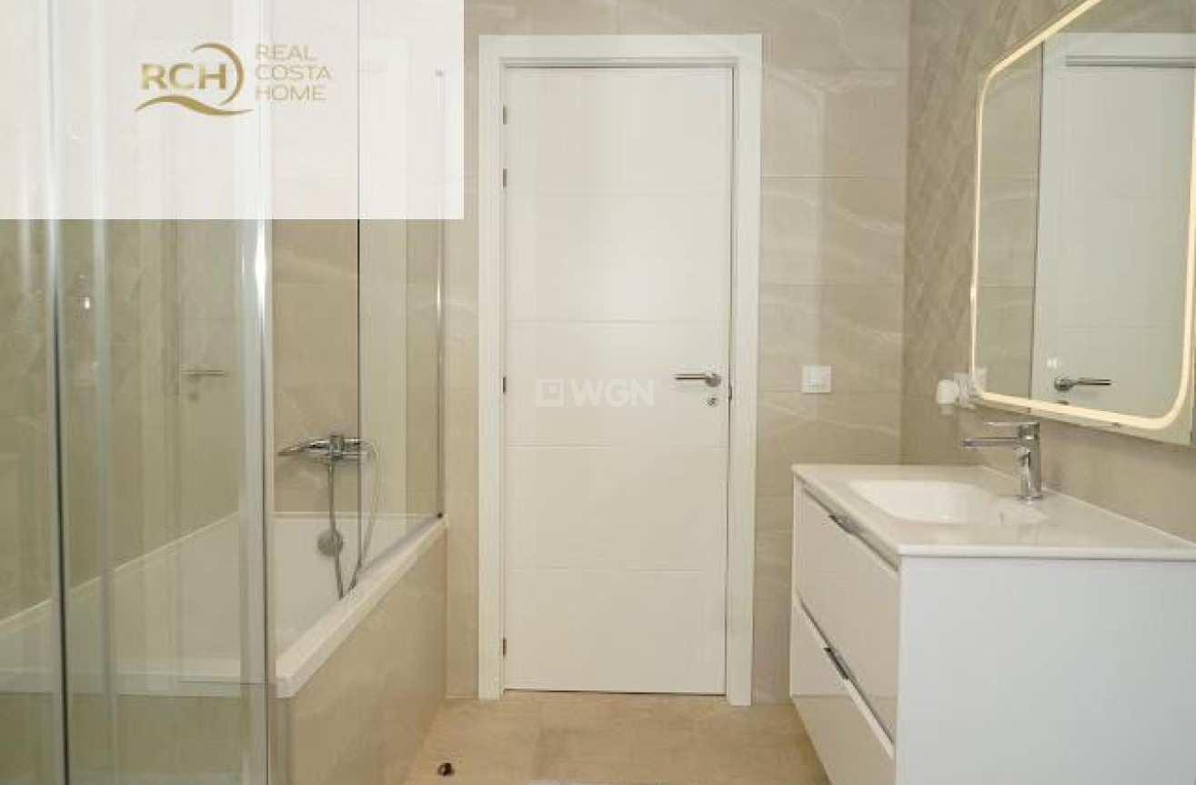 Odsprzedaż - Villa - La Nucía - Montebello - Nou Espai