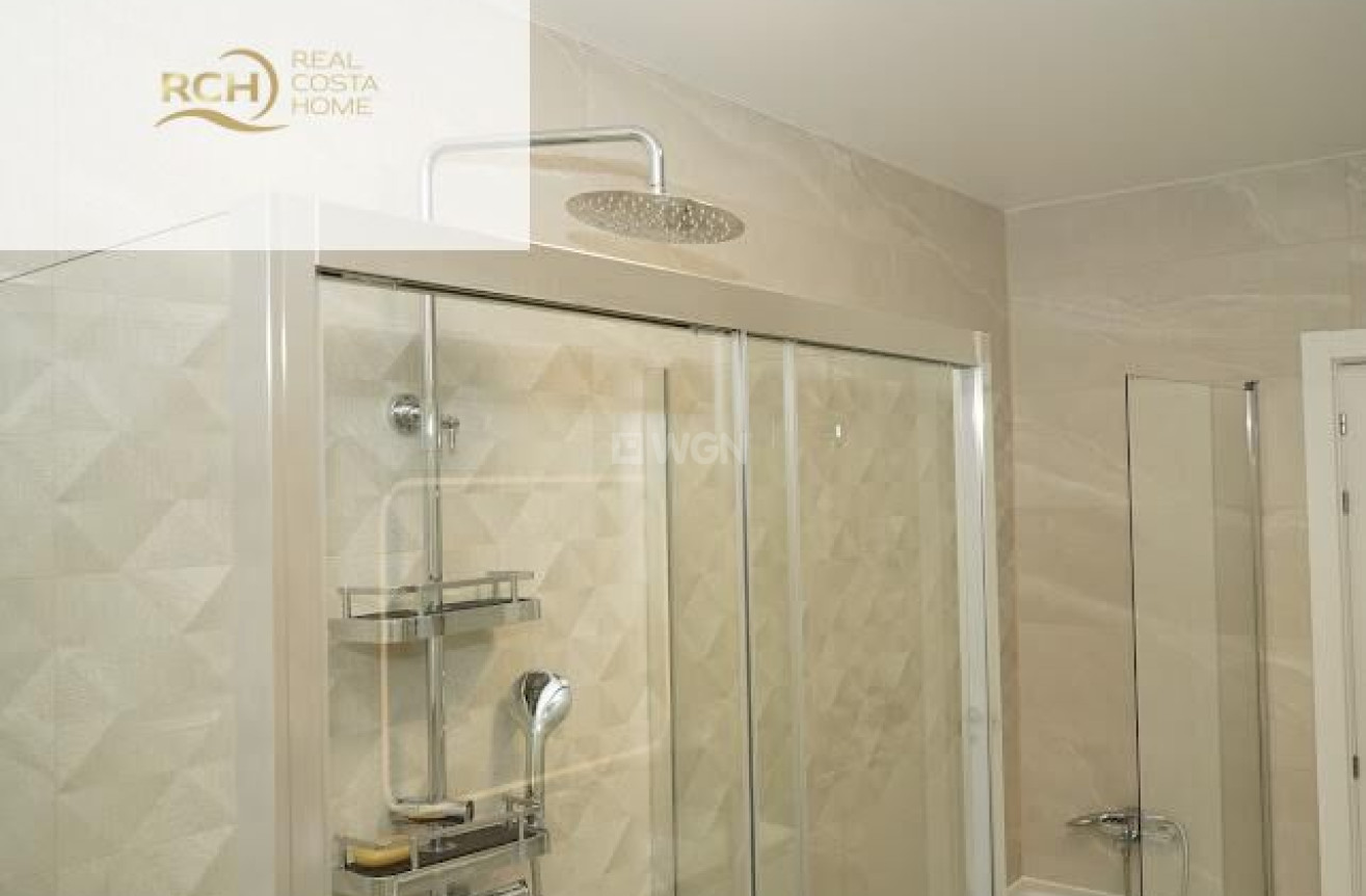 Odsprzedaż - Villa - La Nucía - Montebello - Nou Espai