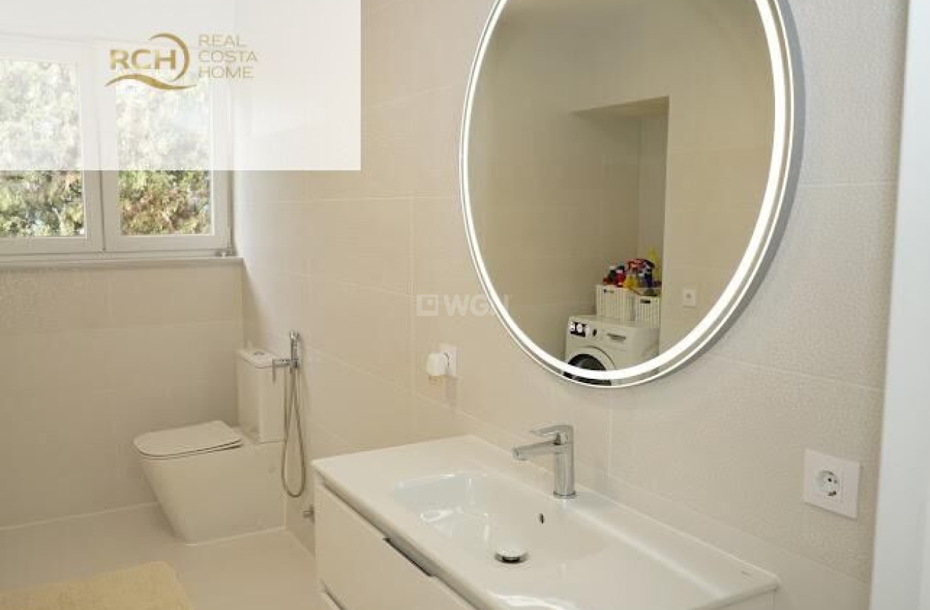 Odsprzedaż - Villa - La Nucía - Montebello - Nou Espai