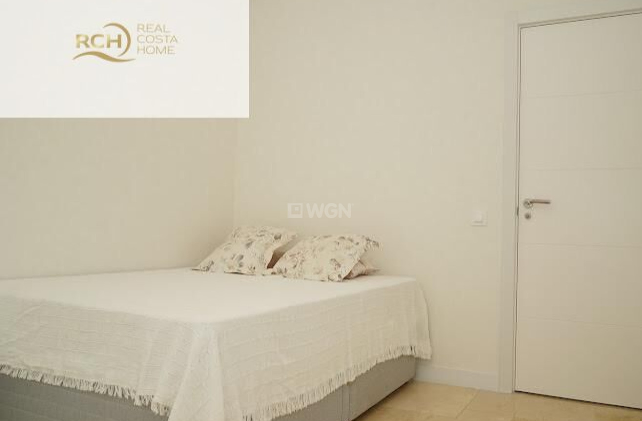 Odsprzedaż - Villa - La Nucía - Montebello - Nou Espai