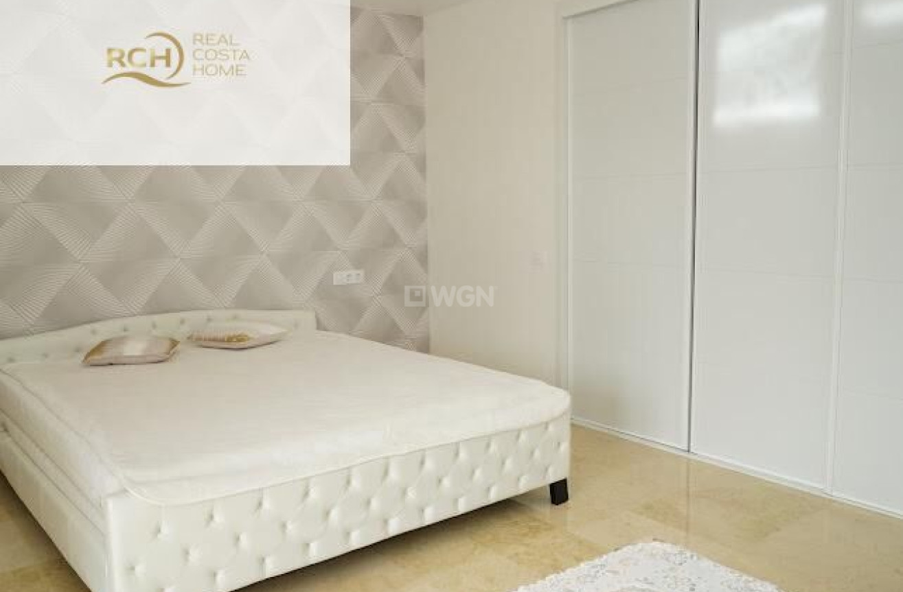 Odsprzedaż - Villa - La Nucía - Montebello - Nou Espai