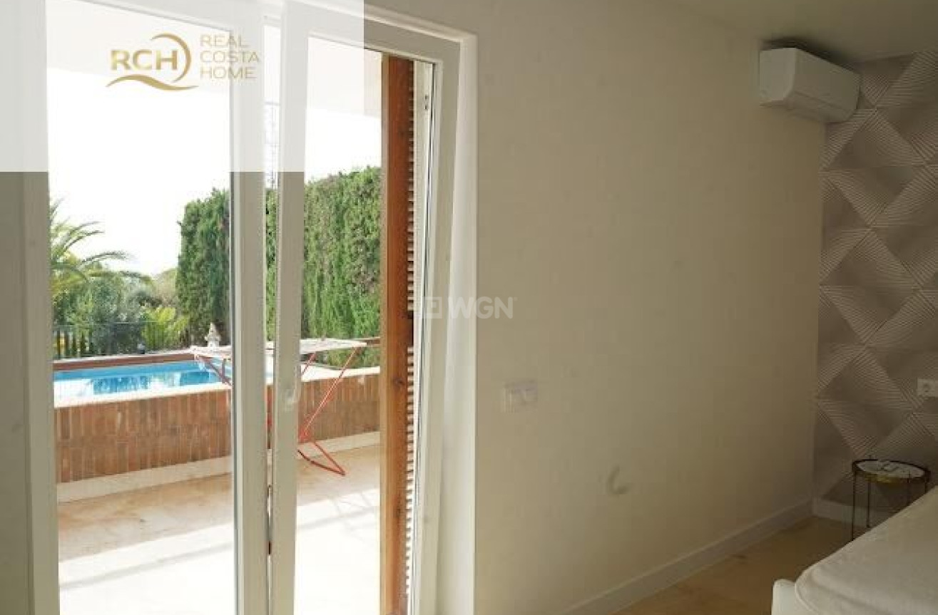 Odsprzedaż - Villa - La Nucía - Montebello - Nou Espai