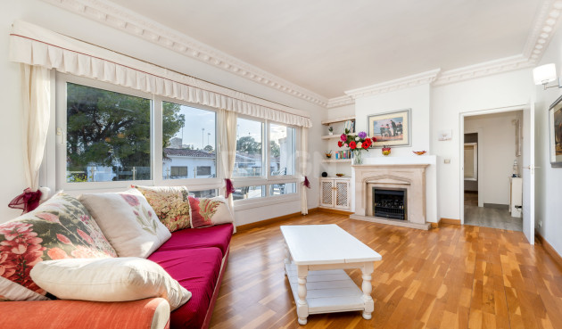 Odsprzedaż - Villa - Dehesa de Campoamor - Costa Blanca