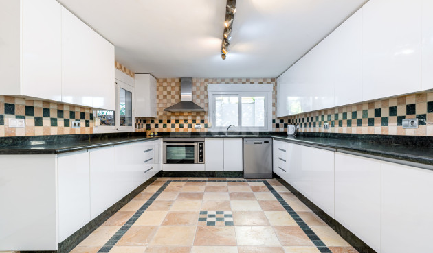 Odsprzedaż - Villa - Dehesa de Campoamor - Costa Blanca