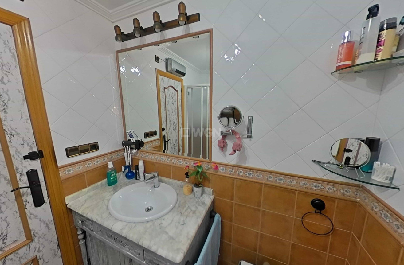 Odsprzedaż - Villa - Torrevieja - Los Balcones