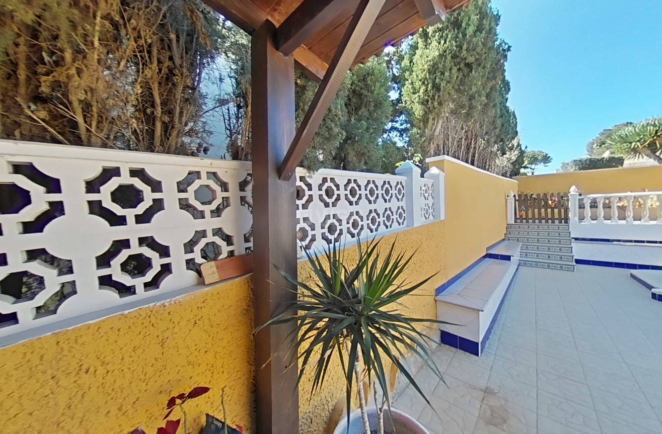 Odsprzedaż - Villa - Torrevieja - Los Balcones