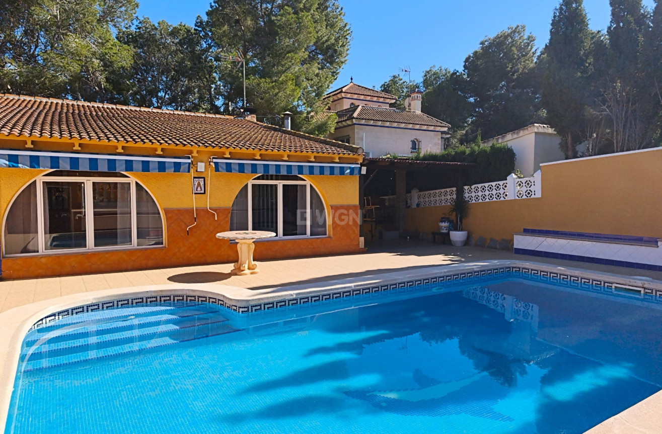 Odsprzedaż - Villa - Torrevieja - Los Balcones