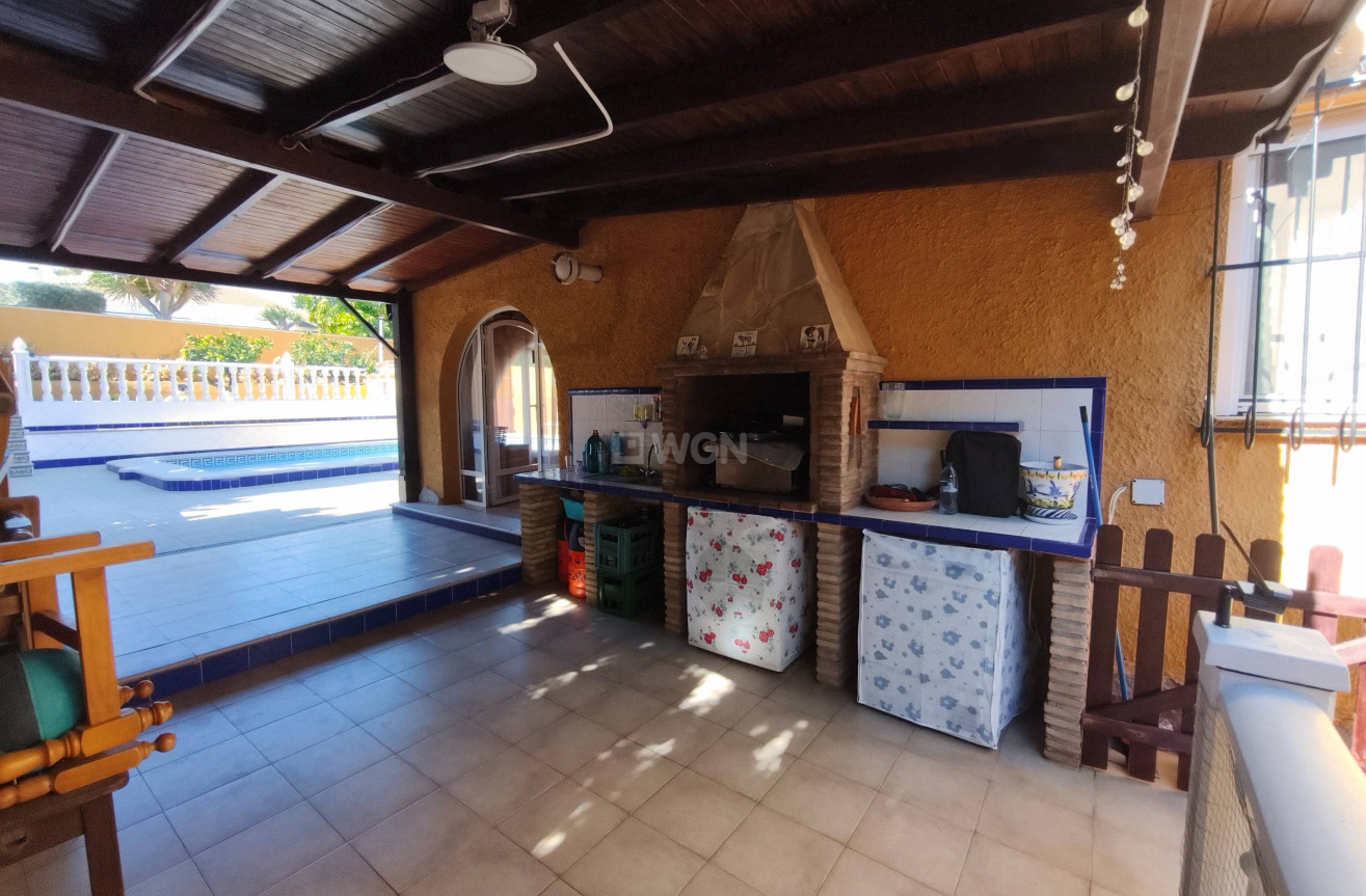 Odsprzedaż - Villa - Torrevieja - Los Balcones