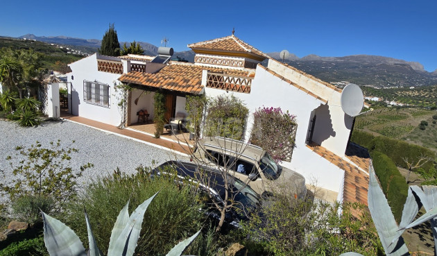 Odsprzedaż - Villa - Vinuela - Inland