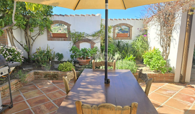 Odsprzedaż - Villa - Vinuela - Inland