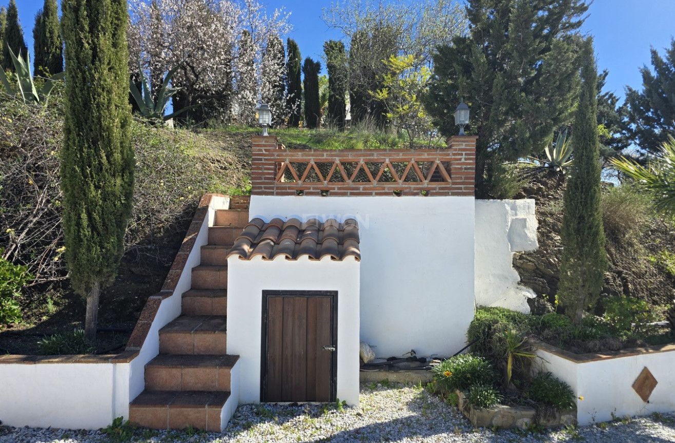 Odsprzedaż - Villa - Vinuela - Inland