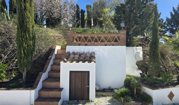 Odsprzedaż - Villa - Vinuela - Inland