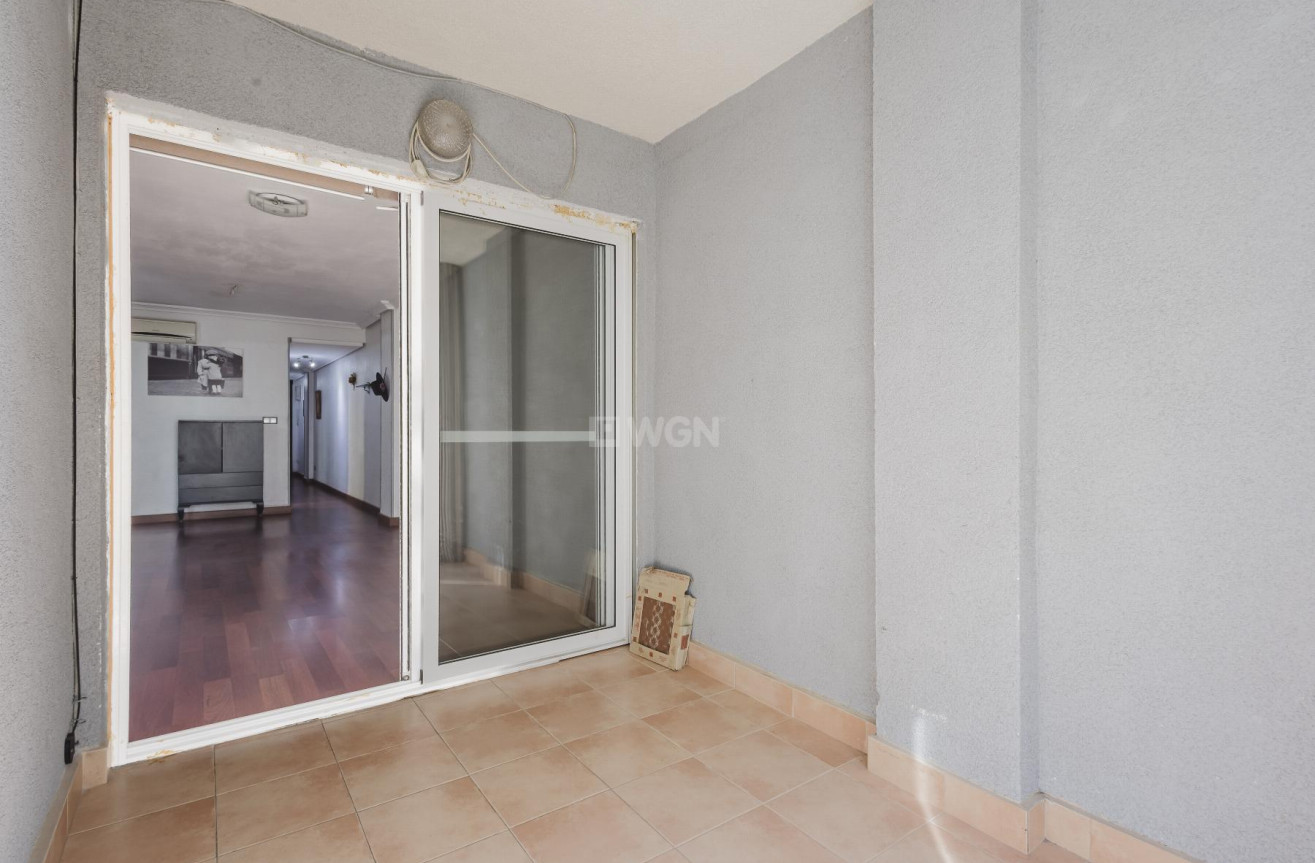Resale - Apartment / flat - Torrevieja - Costa Blanca