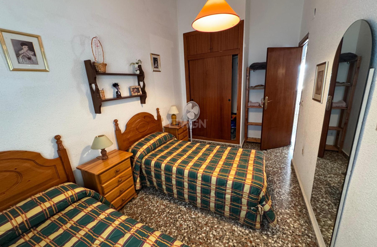 Odsprzedaż - Kamienica - Torrevieja - Costa Blanca