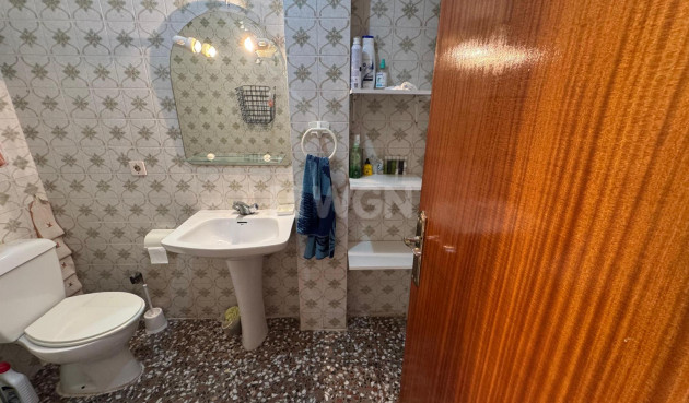 Odsprzedaż - Kamienica - Torrevieja - Costa Blanca