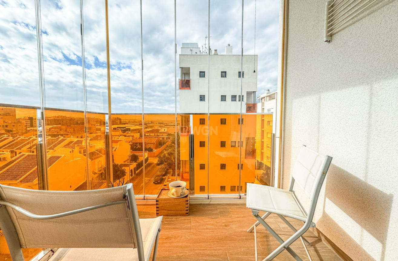 Odsprzedaż - Mieszkanie w bloku - Torrevieja - Costa Blanca