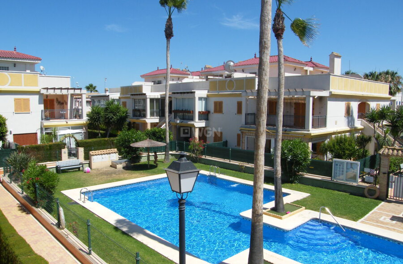 Resale - Apartment / flat - Daya Vieja - Costa Blanca