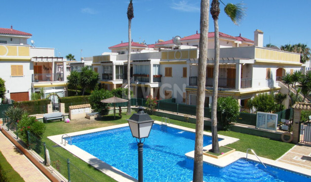 Resale - Apartment / flat - Daya Vieja - Costa Blanca