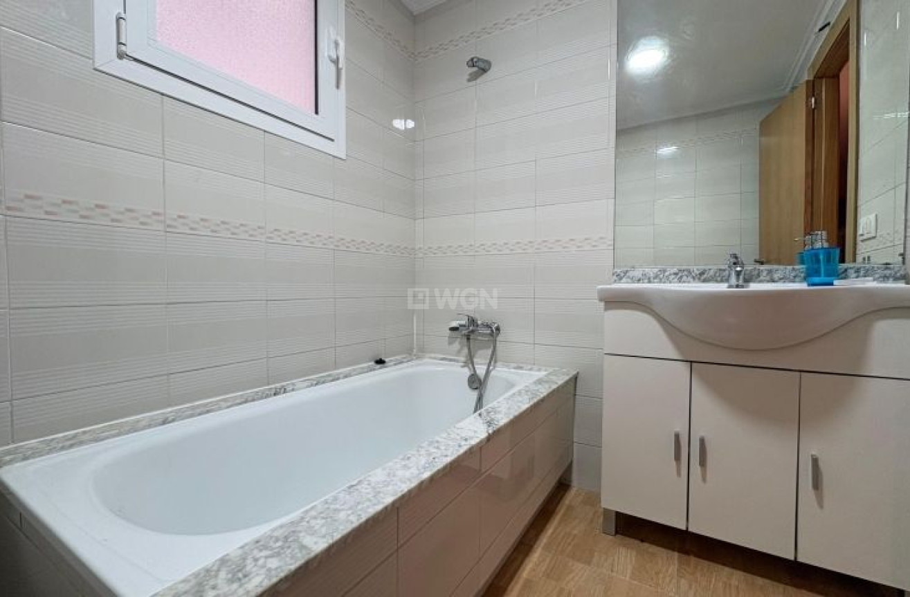 Odsprzedaż - Mieszkanie w bloku - Torrevieja - Costa Blanca