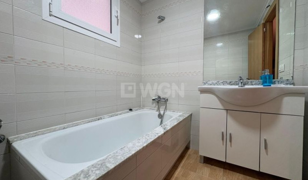 Odsprzedaż - Mieszkanie w bloku - Torrevieja - Costa Blanca