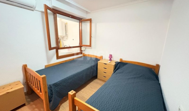 Odsprzedaż - Mieszkanie w bloku - Torrevieja - Costa Blanca
