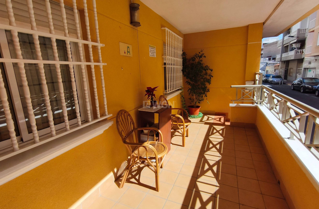 Resale - Apartment / flat - Torrevieja - Estacion De Autobuses