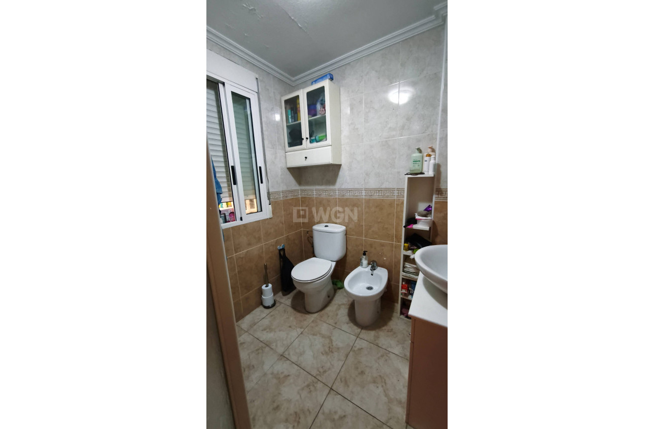 Resale - Apartment / flat - Torrevieja - Estacion De Autobuses
