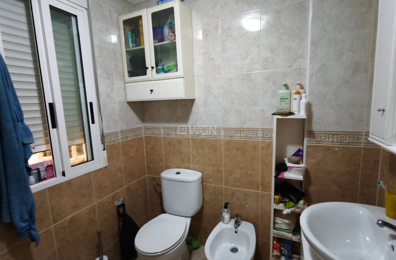 Resale - Apartment / flat - Torrevieja - Estacion De Autobuses