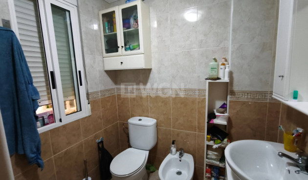 Resale - Apartment / flat - Torrevieja - Estacion De Autobuses