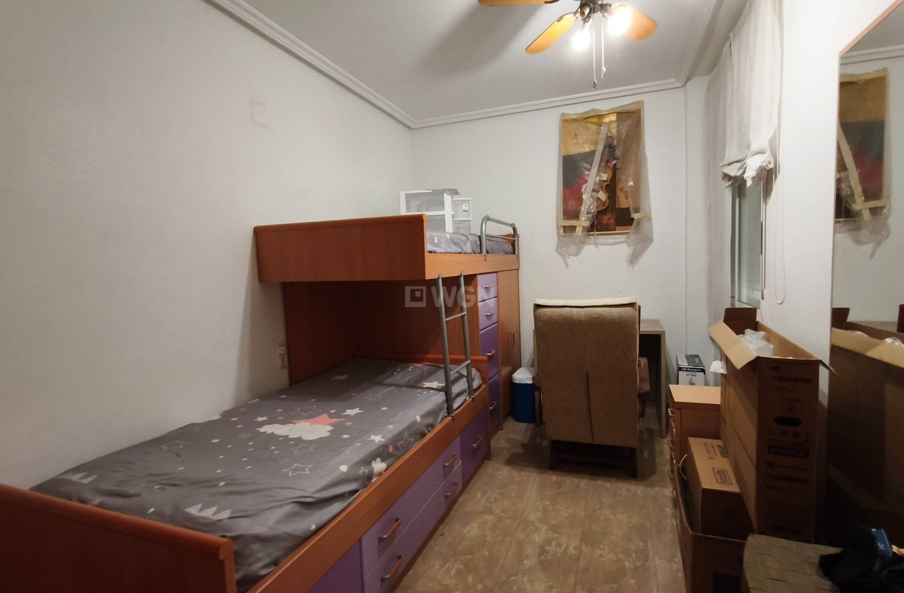 Resale - Apartment / flat - Torrevieja - Estacion De Autobuses