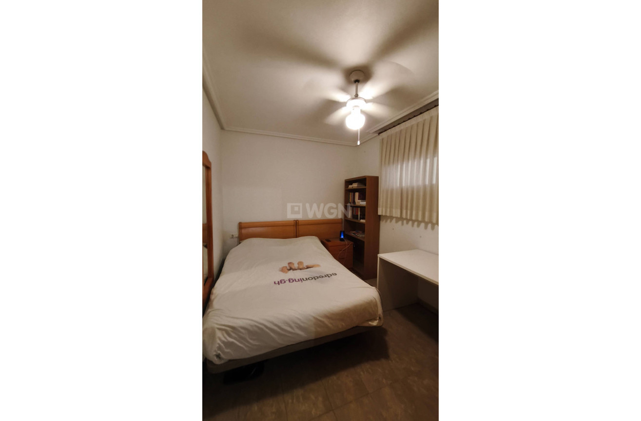 Resale - Apartment / flat - Torrevieja - Estacion De Autobuses