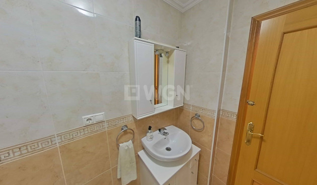 Resale - Apartment / flat - Torrevieja - Estacion De Autobuses